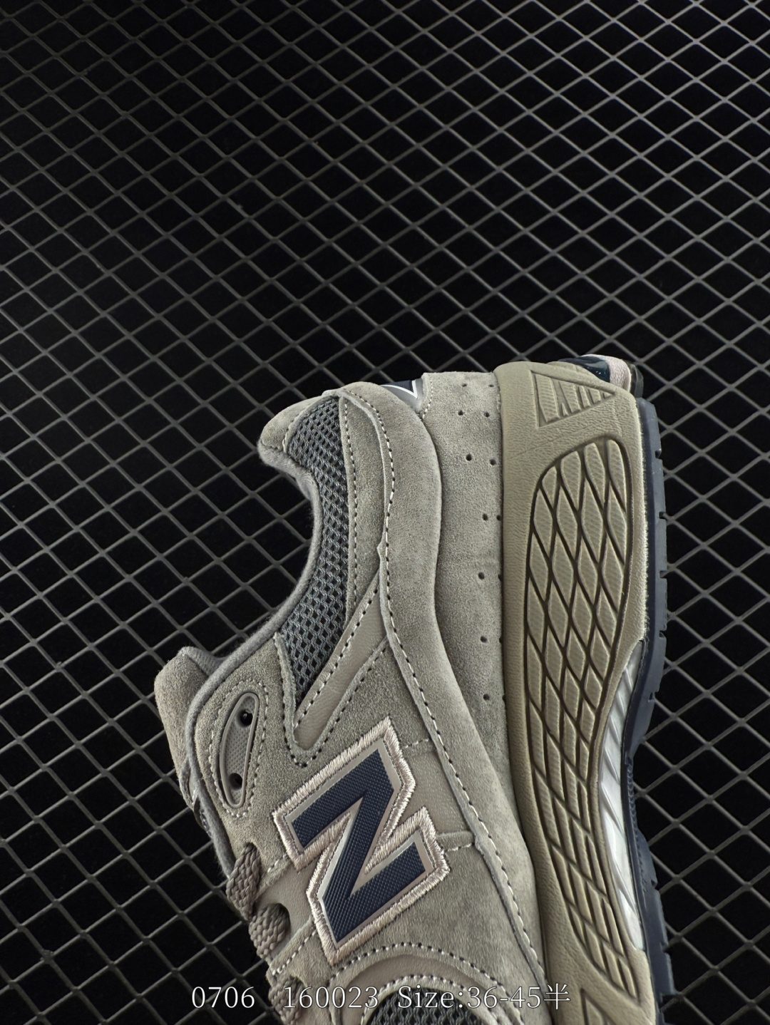 New Balance  ML2002RC